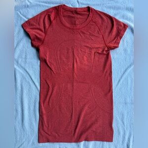 Lululemon Swiftly Tech Short Sleeve Red Sz 4